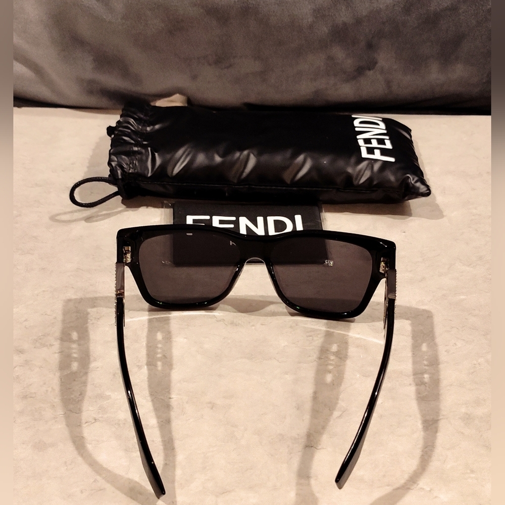 NEW FENDI O'LOCK FF CRYSTAL LOGO BLACK UNISEX SUNGLASSES FULL INCLUSION - Picture 6 of 15
